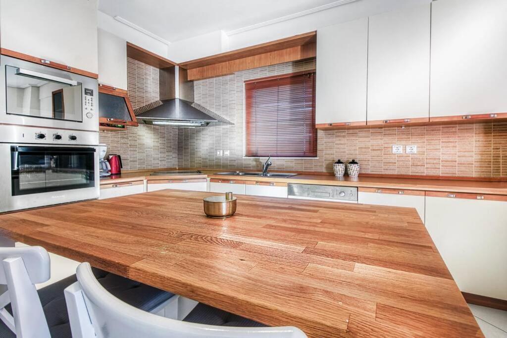 Spacious Apartment In Glyfada Close To The Sea Athen Eksteriør billede