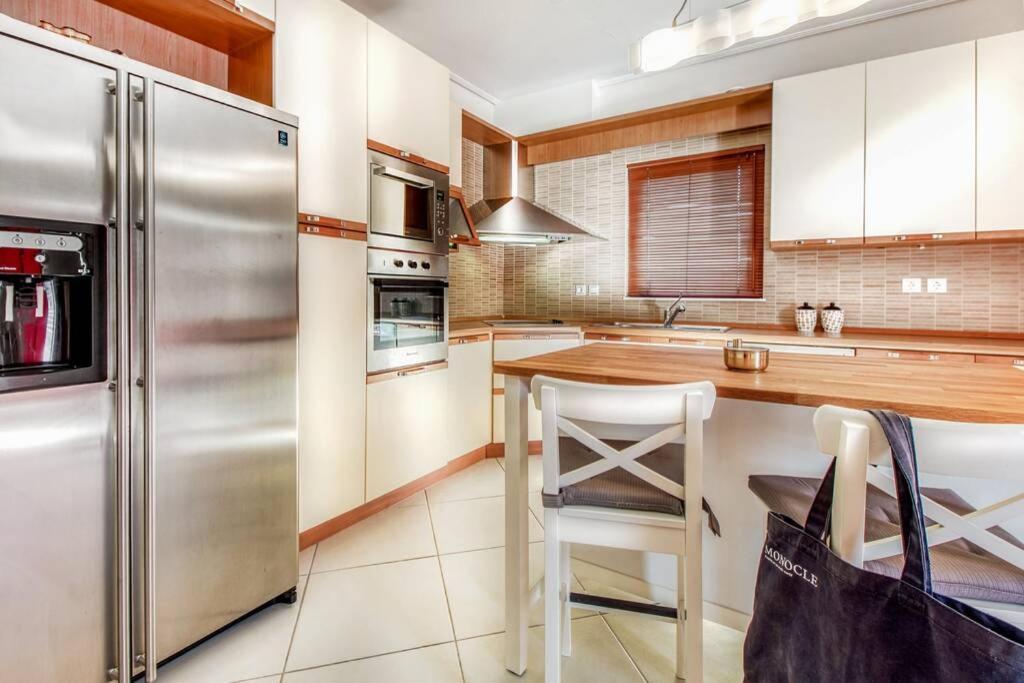 Spacious Apartment In Glyfada Close To The Sea Athen Eksteriør billede